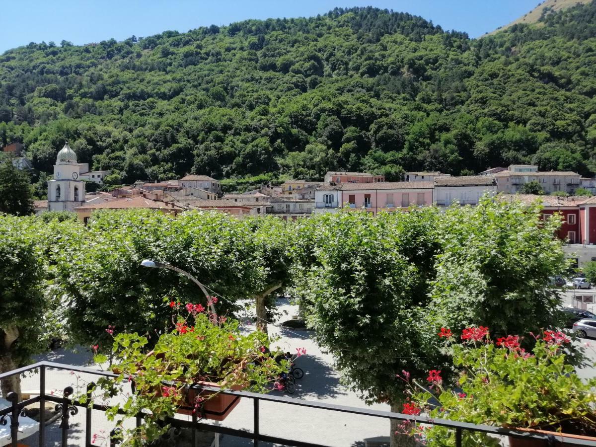 Le Finestre Sulla Piazza Bed & Breakfast Boiano Bagian luar foto
