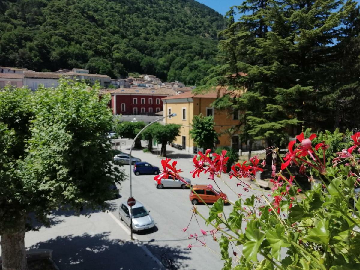 Le Finestre Sulla Piazza Bed & Breakfast Boiano Bagian luar foto