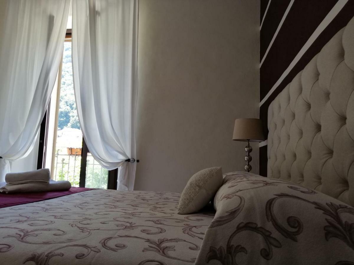 Le Finestre Sulla Piazza Bed & Breakfast Boiano Bagian luar foto