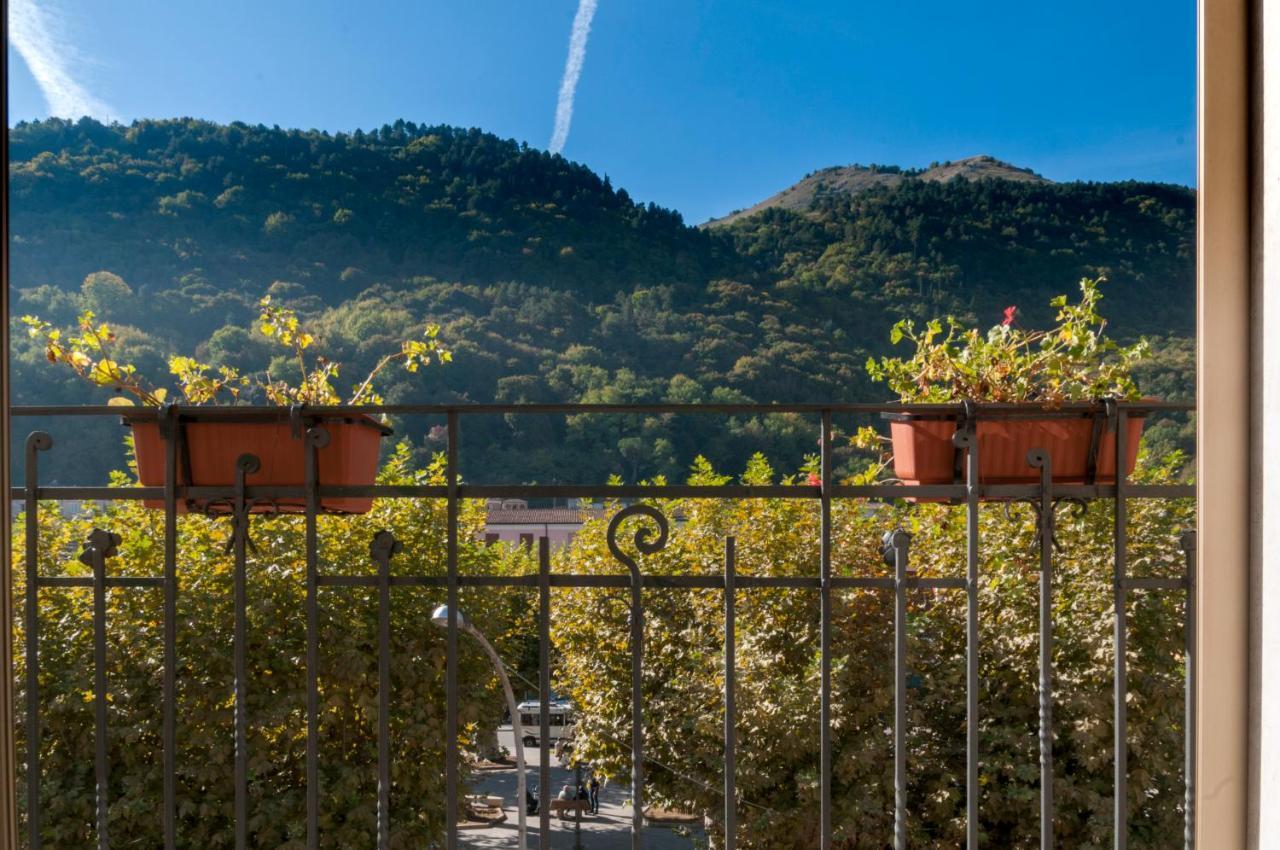Le Finestre Sulla Piazza Bed & Breakfast Boiano Bagian luar foto