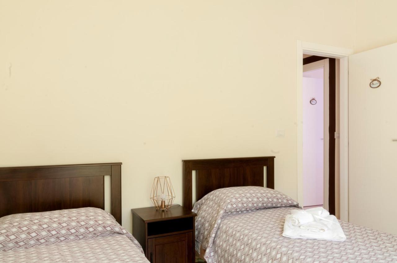 Le Finestre Sulla Piazza Bed & Breakfast Boiano Bagian luar foto